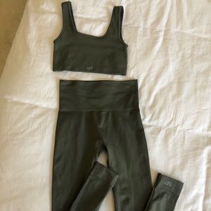 SET ACTIVE sculptflex in color: JADE